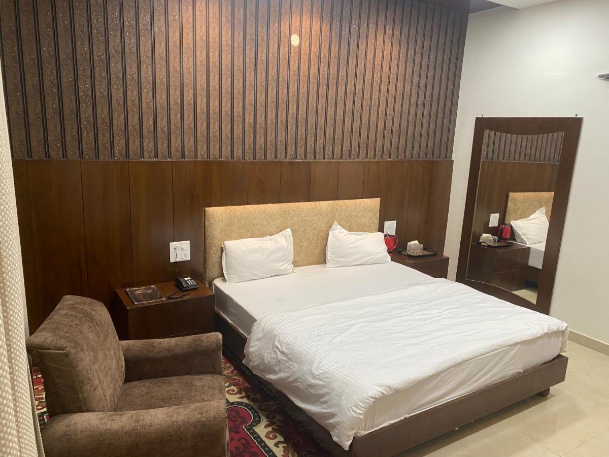 Hotel Temple View Inn Anandpur Sāhib Esterno foto