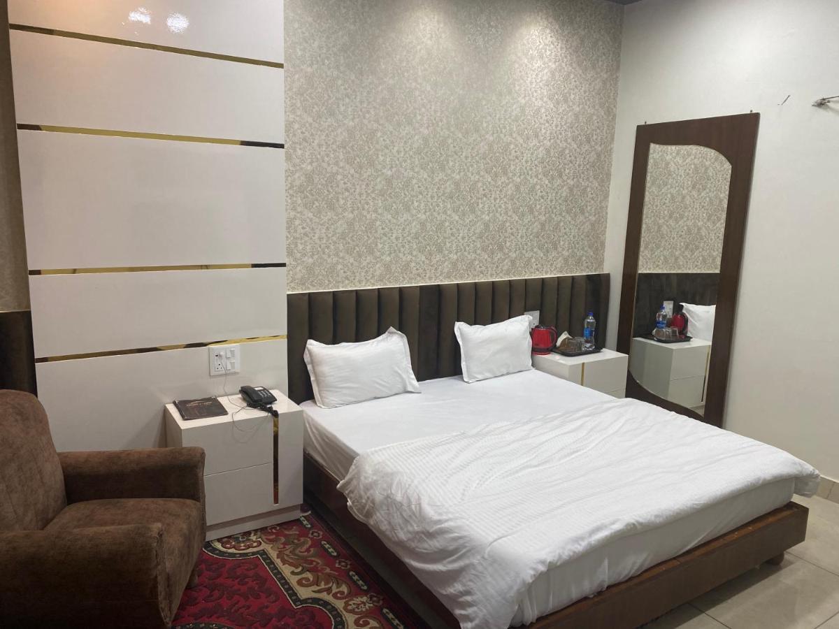 Hotel Temple View Inn Anandpur Sāhib Esterno foto