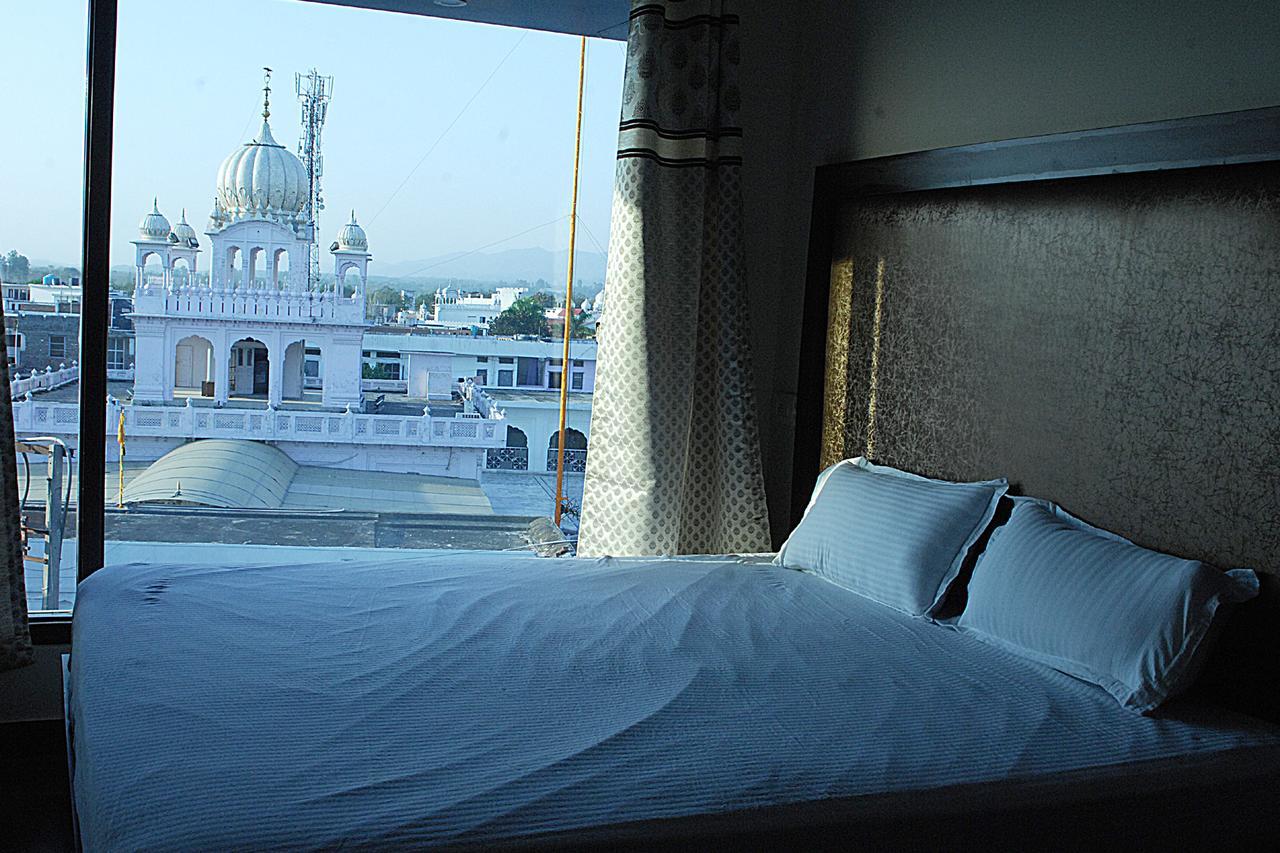 Hotel Temple View Inn Anandpur Sāhib Esterno foto