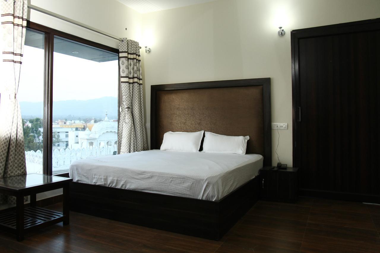 Hotel Temple View Inn Anandpur Sāhib Esterno foto