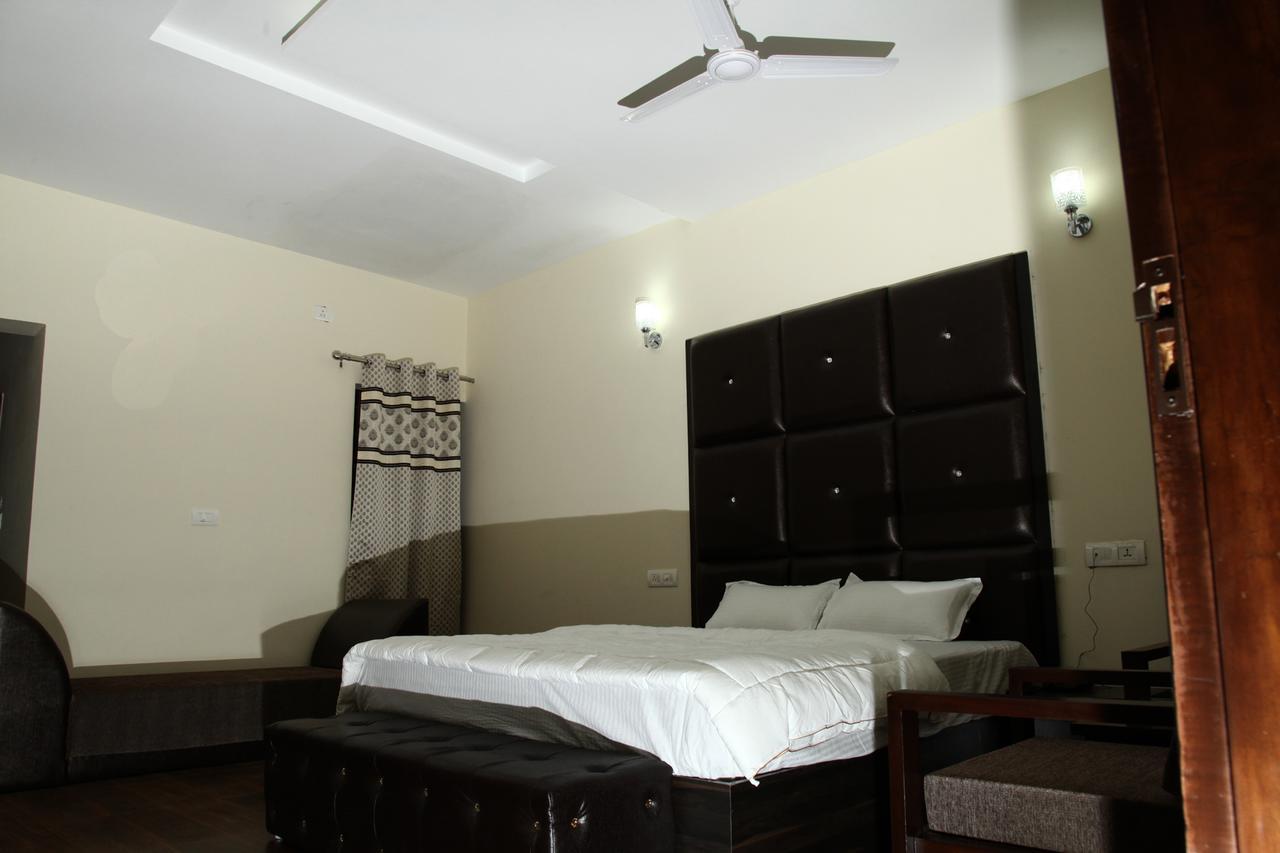Hotel Temple View Inn Anandpur Sāhib Esterno foto