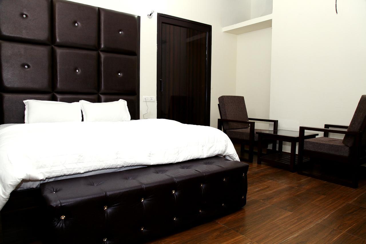 Hotel Temple View Inn Anandpur Sāhib Esterno foto