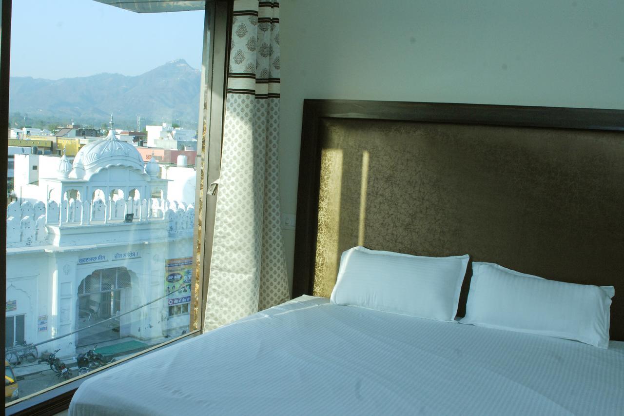 Hotel Temple View Inn Anandpur Sāhib Esterno foto