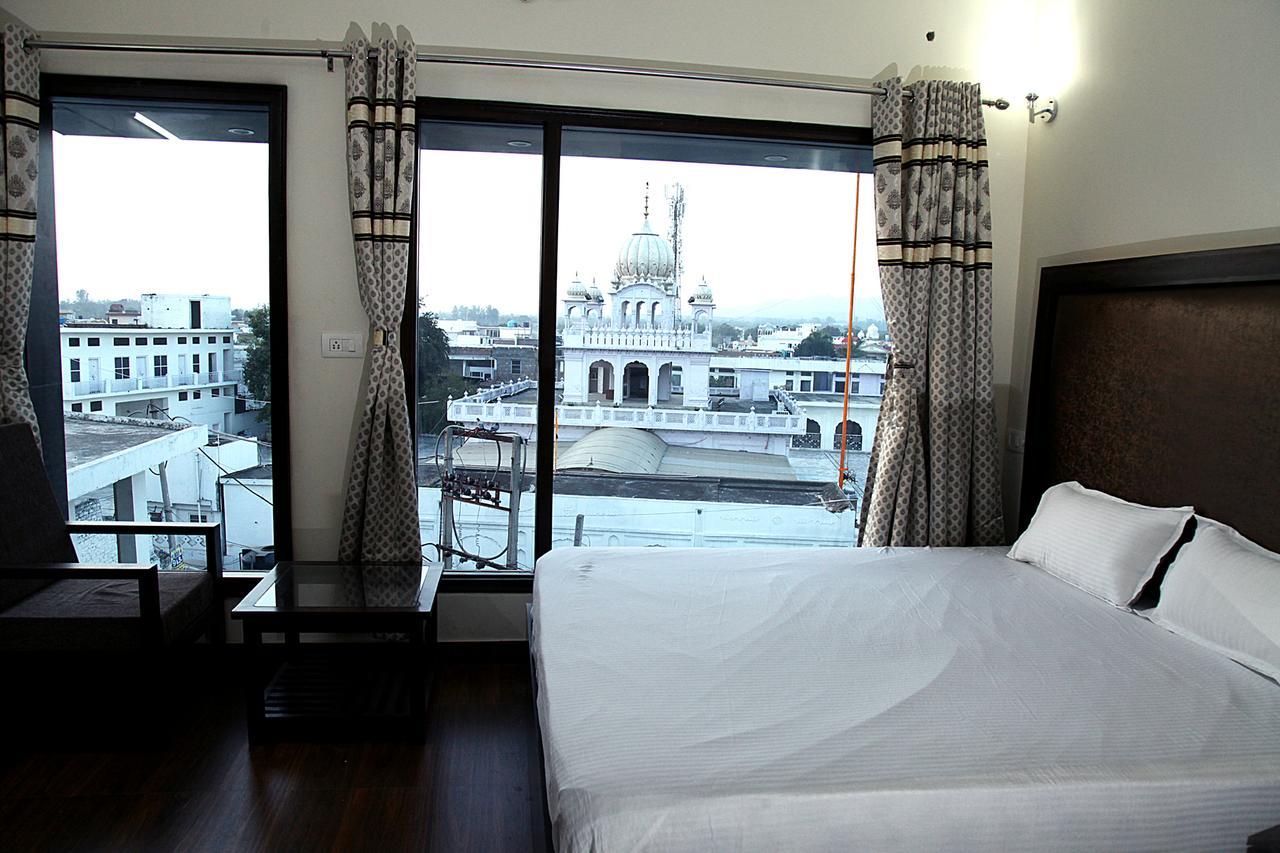 Hotel Temple View Inn Anandpur Sāhib Esterno foto